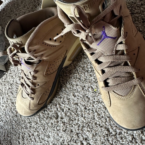 SHOES - Picture 12 of 13